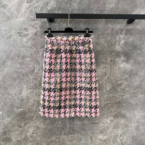 Conjunto Elegante <span class=keywords><strong>de</strong></span> Lujo para Mujer <span class=keywords><strong>de</strong></span> Tweed <span class=keywords><strong>de</strong></span> Lana Original en Mezcla Ecrú <span class=keywords><strong>y</strong></span> Rosa, Conjunto <span class=keywords><strong>de</strong></span> Pasarela con <span class=keywords><strong>Chaqueta</strong></span> Corta <span class=keywords><strong>de</strong></span> Tweed <span class=keywords><strong>y</strong></span> <span class=keywords><strong>Falda</strong></span> a Juego para Chicas - Product Image 5