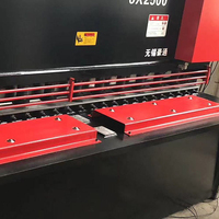 Machine de cisaillement à commande numérique de type Amada QC11K-6x2500 avec gorge profonde en métal