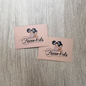 Tarjetas de Agradecimiento con Ilustración de Dibujos Animados y Logotipo Personalizado de 5.5x8cm, Impresión en Lámina Negra, Código de Descuento, Marca de Boutique Infantil, Negocio Cx8cm - Product Image 3