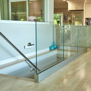 <span class=keywords><strong>Parapetto</strong></span> moderno della balaustra della balaustra di sicurezza della scala dello stagno del <span class=keywords><strong>balcone</strong></span> della <span class=keywords><strong>ringhiera</strong></span> di vetro del canale a U di alluminio senza telaio moderno - Product Image 5