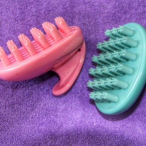 Pet <b>Massage</b> Comb For Dogs And <b>Cats</b> ABS Material Blue Color Pet Grooming Tool - Product Image 4