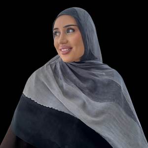 Hijab élégant en coton modal avec blocage des couleurs design multifonction pour femmes musulmanes écharpes longues et châles toutes saisons - Product Image 3