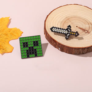 หมุดป้ายโลหะ NPC creeper SWORD Game 2สีแพคเกจจำนวนมาก - Product Image 3