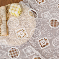 Tissu en maille brodé à points de chaînette, motif floral ajouré découpé au laser, dentelle en tulle transparent en soie de lait pour robe de soirée