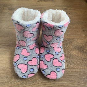 Chaussons d'intérieur chauds pour adultes, automne-hiver, doublés en polaire, épaissis, semelle en mousse de coton, forme de cœur, décontractés, pour hommes et femmes - Product Image 6