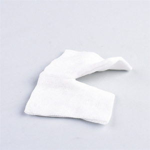 Gasa estéril para traqueostomía Yurun Medical, parche de gasa para traqueostomía, compresa de gasa para traqueostomía en forma de V al por mayor - Product Image 1