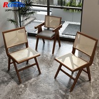 Table de café vintage en bois massif et chaises de salle à manger commerciales modernes pour restaurant, hôtel ou café