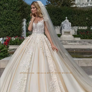 Preciosos Vestidos de Novia de Gala con Apliques de Perlas, Vestido de Novia Princesa con Velo de Novia - Product Image 5