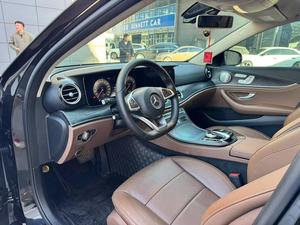 Auto Usado en Venta, <span class=keywords><strong>Mercedes</strong></span>-Benz <span class=keywords><strong>E</strong></span> 300 L Edición de Lujo 2018, Sedán Usado con Volante a la Izquierda, 245hp, Excelente Estado - Product Image 3
