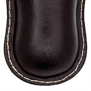 Botella Costrel Pilgrim Hecha a Mano, Botella Medieval Auténtica de Cuero con Revestimiento de Cera de Abeja, Tapón de Madera, Botella Vikinga para Beber - Product Image 6