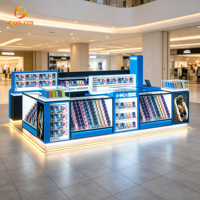Kiosque moderne personnalisé pour coques de téléphone avec éclairage LED et présentoirs pour accessoires de téléphonie mobile pour centre commercial