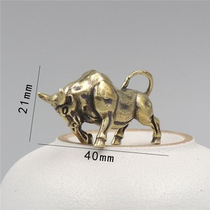 Llavero de latón retro con figura de toreo, colgante de metal de cobre con animal del zodiaco, toro, para coche, joyería, abalorios - Product Image 2