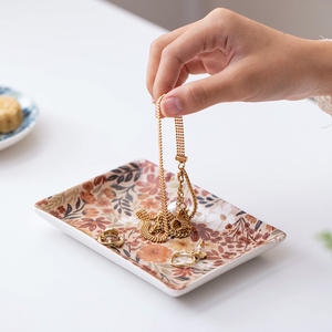 طبق سيراميك أوروبي إبداعي بتصميم غير منتظم، صحن فاكهة بسيط، طبق صغير لتخزين المجوهرات، طبق زينة بالجملة - Product Image 4