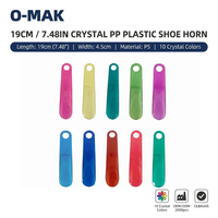 19cm 7.5 Inch Kristal Semi-Transparan Plastik Ramah Lingkungan Pengait Sepatu Besar Lubang Gantung Logo Kustom O-MAK OM-20-012 MOQ 2000