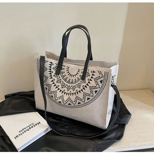 Bolsa de Playa de Malla Portátil con Logotipo Personalizado, Ligera, de Secado Rápido, Bolsa de Natación, Bolsa Organizadora para la Playa y la Piscina - Product Image 3
