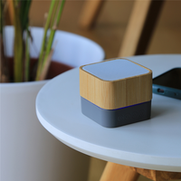 Cadeaux d'entreprise promotionnels personnalisés avec logo, haut-parleur portable mini sans fil en bambou écologique avec lumière RGB