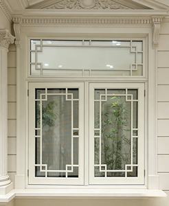 Ventana Abatible de Estilo Francés de Aleación de Aluminio con Doble Vidrio Templado y Rejilla Decorativa de Seguridad - Product Image 4