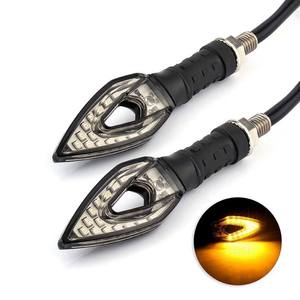 LED 12V en forma de rombo Luz de señal de giro que fluye Indicadores de agua corriente con luces de freno intermitentes - Product Image 1