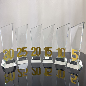 Trophée en cristal avec base transparente, numéro 5, <span class=keywords><strong>10</strong></span>, 15, 20, 25, 30 en métal doré, pour événements commémoratifs - Product Image 5