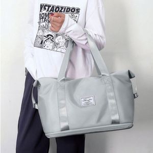 Sac fourre-tout personnalisable grand format, sac de voyage pliable pour femme, portable pour courtes distances, grande capacité, compartiments sec et humide, sac à bandoulière pour femme - Product Image 4