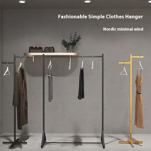 <span class=keywords><strong>Perchero</strong></span> <span class=keywords><strong>de</strong></span> oro moderno <span class=keywords><strong>para</strong></span> niños/<span class=keywords><strong>niñas</strong></span> elegante minimalista frontal colgante <span class=keywords><strong>de</strong></span> pantalla <span class=keywords><strong>de</strong></span> <span class=keywords><strong>pie</strong></span> <span class=keywords><strong>de</strong></span> pórtico centro comercial vitrinas <span class=keywords><strong>para</strong></span> - Product Image 3