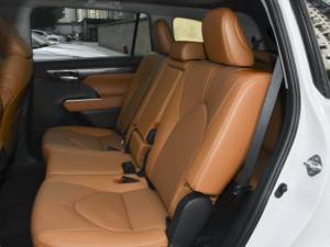 Nuova Toyota Highlander 2026 2.5L Ibrida Intelligente con Doppio Motore Elettrico, Trazione Anteriore, Edizione Elite, SUV Ibrido a 7 Posti - Product Image 6