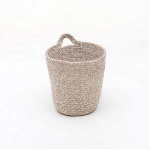 Cesta de lavandería de algas marinas tejida a mano elegante para almacenamiento en el hogar moderno con textura natural y diseño espacioso perfecto para el dormitorio - Product Image 2