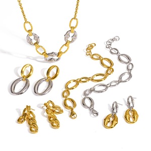 Conjunto de Joyería de Anillo Elíptico de Acero Inoxidable para Mujer, Pulsera, Collar y Aretes con Diseño Geométrico, Estilo Moderno y Lujoso - Product Image 5