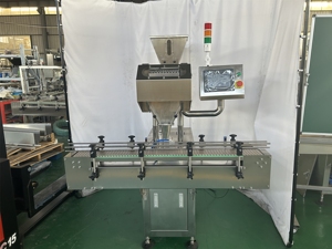 Machine de comptage de comprimés et de capsules entièrement automatique de haute précision 99,99 % avec une capacité de 99 999 pièces/heure, certifiée <span class=keywords><strong>CE</strong></span>, modèle 2025 - Product Image 6