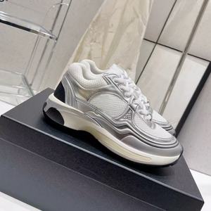 Chaussures de sport pour femme, antidérapantes, respirantes et confortables. Chaussures de créateur classiques et tendance - Product Image 1