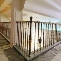 Piliers de balustrade d'escalier intérieurs en aluminium de luxe pour balcon, design chinois