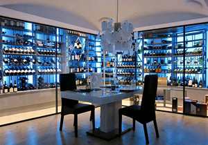 Vinoteca de Lujo Personalizada con Área de Degustación, Mueble Exhibidor de Vino de Acero Inoxidable con Control de Temperatura para Salón Premium - Product Image 5