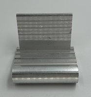 Équipement de traitement intégré semi-automatique tout-en-un pour la découpe de fentes de charnières de portes et fenêtres en alliage d'aluminium, tour personnalisable