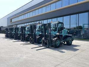 รถยกออฟโรดสำหรับทุกพื้นผิว 4 ตัน 5 ตัน 6 ตัน 10 ตัน 4x4 4x2 เครื่องยนต์ดีเซล ขาย - Product Image 6