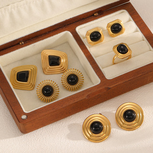 Ensemble de boucles d'oreilles géométriques en zircon noir et acier inoxydable, bijoux de fête, clous et anneaux, design unique et tendance - Product Image 3