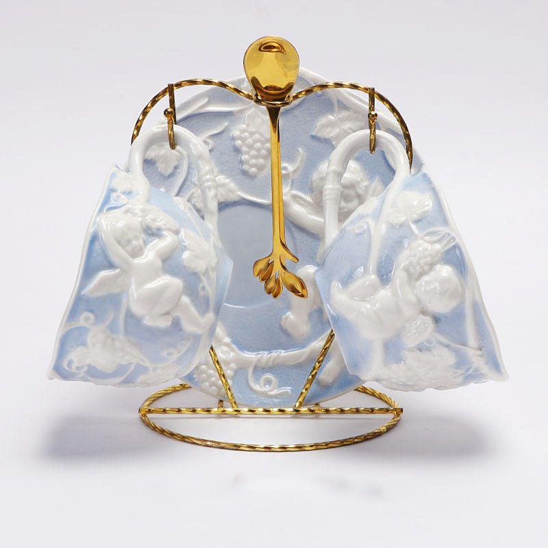 ถ้วยคู่และจานรอง (สีน้ำเงิน)