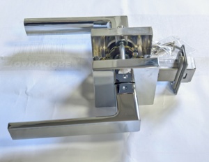 מנעול דלת מגנטי שקט של Cylock עם מפתח, ידית דלת פנים עמידה ומודרנית לשימוש ביתי/מסחרי - Product Image 2