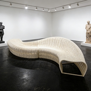 Y713 Customizable Wooden Slice <b>Bench</b> Artistic Custom Form Commercial Seating for Mall Corridor Airport Waiting Area Design - Product Image 5