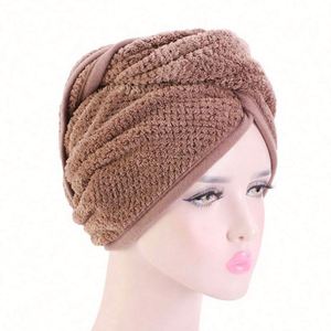 Bonnet de bain en satin personnalisé avec logo, serviette en microfibre enveloppante et boutons pour femme, idéal pour rafraîchir après la douche - Product Image 2