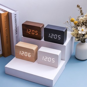 Réveil numérique en bois rectangulaire, horloge de table intelligente avec affichage LED, réveil de bureau pour chambre à coucher et bureau - Product Image 6