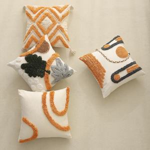 Federa Decorativa Boho Arancione con Motivo a Anelli, per Soggiorno e Camera da Letto, 18x18 Pollici - Product Image 2