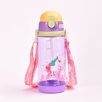 Bouteille d'eau en plastique avec couvercle à clapet, portable, pour étudiants, tasse à boisson scolaire, avec sangle d'épaule, pour l'été, les voyages en extérieur, mug citron en Tritan