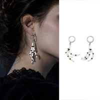 Boucles d'oreilles et collier gothiques en os, perles de bambou Trochus blanc naturel, spinelle noire, squelette, pour Halloween, vente en gros