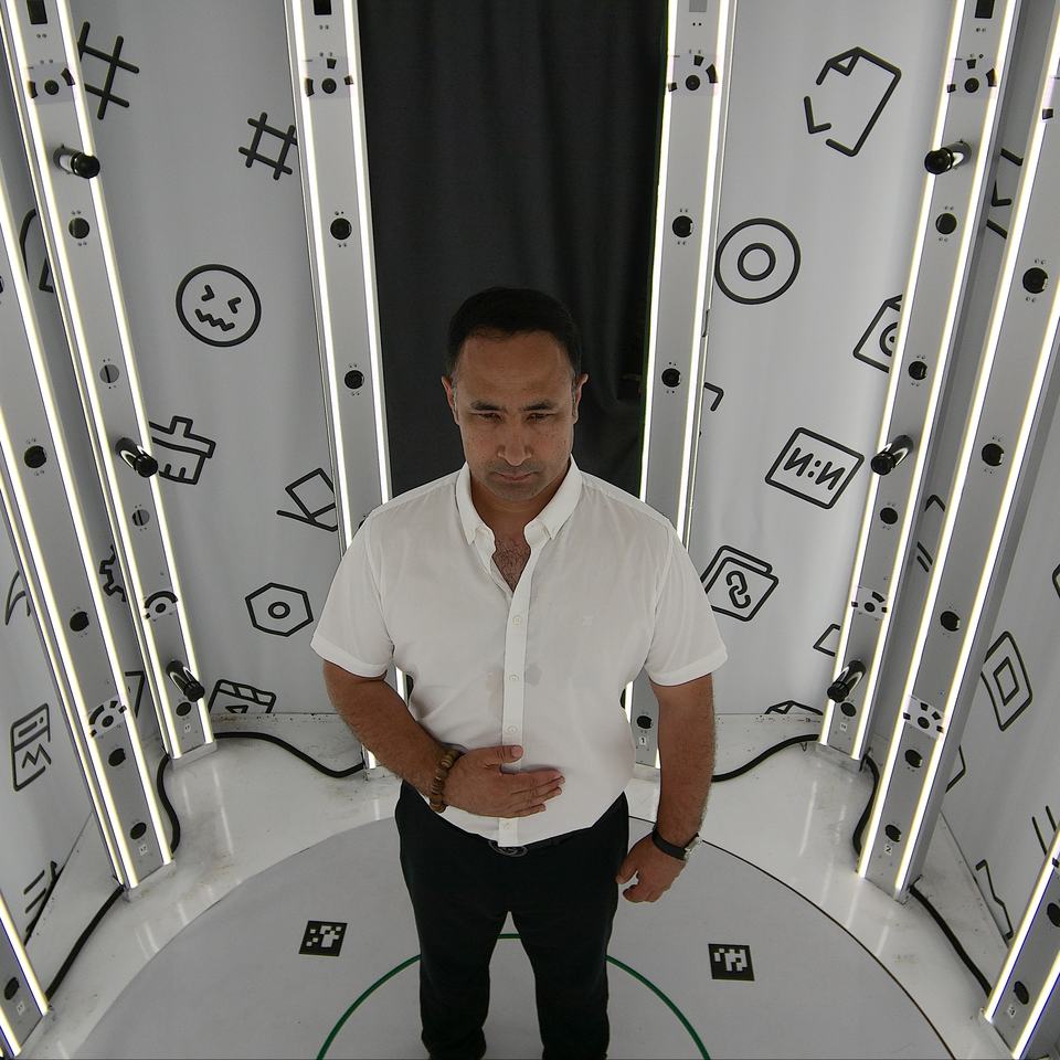 Scanner and Machine Rotating Turntable for Human Souvenirs 3d Scanner ...