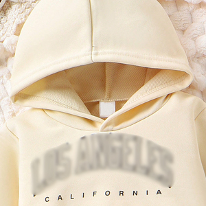 Ensemble décontracté imprimé sport, sweat-shirt à capuche en coton abricot, pantalon à bretelles noires, ensemble pour enfants, costume trois pièces - Product Image 3