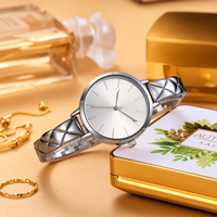 Montre à quartz pour femme, style rétro simple, avec aiguilles, en verre, en acier inoxydable 316L, de luxe, style professionnel, mouvement Miyota Seiko, élégante et tendance, pour la fabrication ODM
