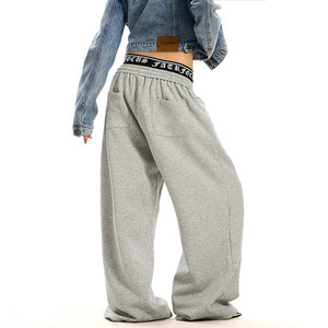 Pantalon de survêtement personnalisé pour <span class=keywords><strong>femme</strong></span>, <span class=keywords><strong>gris</strong></span> uni, double ceinture, en mélange de coton molletonné, coupe large et ample - Product Image 4
