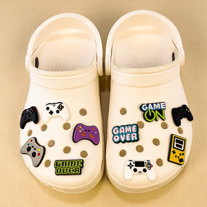 Modernos adornos para zapatos de videojuegos, control de videojuegos, letrero 'Game Over', decoración para zapatos, accesorios geniales y retro para zapatos de videojuegos, regalos para gamers - Product Image 1