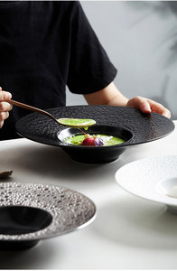 Gran oferta, 1 pieza, plato cargador de porcelana de cerámica, plato de cena, juego de cuencos en oro/Blanco/Negro/plata para bodas, cumpleaños, 1 pieza MOQ - Product Image 5
