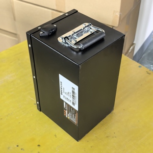 Batterie personnalisée 48V 30Ah à haute durée de vie, batterie rechargeable au phosphate de fer et de lithium - Product Image 1